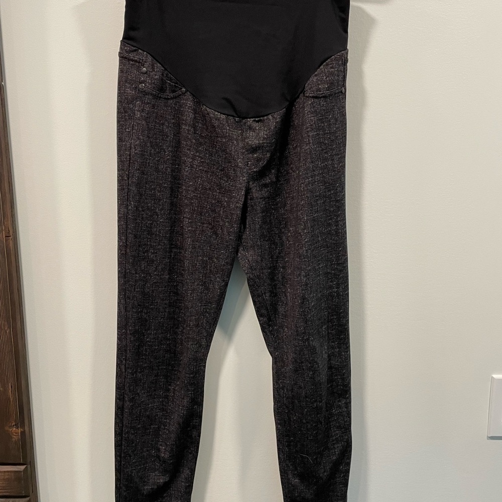 (x1) Black Maternity Jeggings
